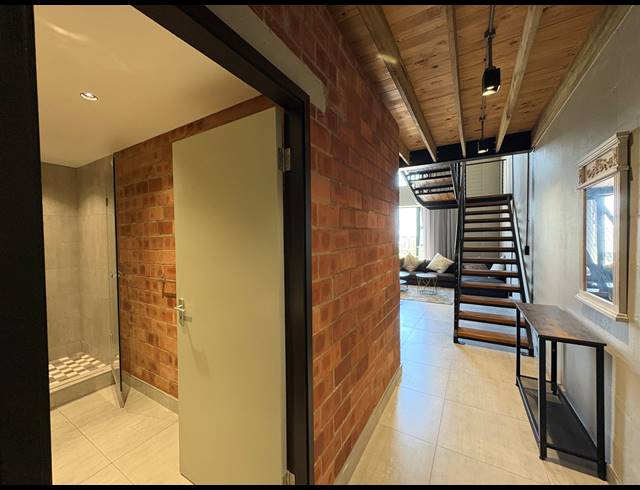2 BEDROOM APARTMENT TO LET IN BALLITO CENTRAL